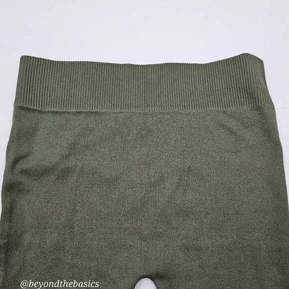 Bozzolo Women's Olive Green Ribbed Nylon Biker Shorts Size S/M - Picture 2 of 8